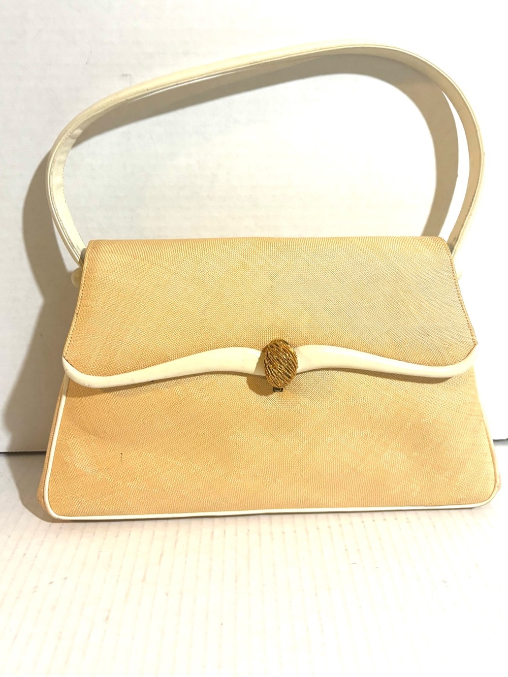 Vintage Classic Cream and Tan linen and leather Women's Shoulder Bag